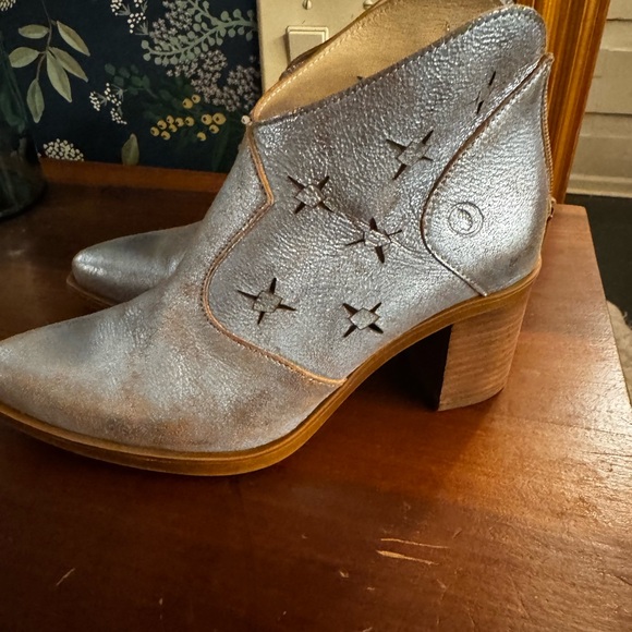 Men's Silver Leather Boots - Picture 2 of 5